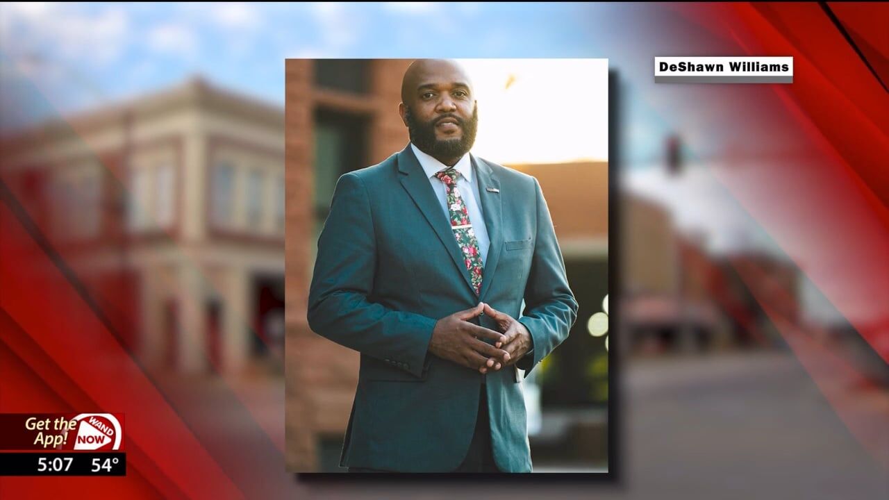DeShawn Williams sworn in as new Urbana mayor